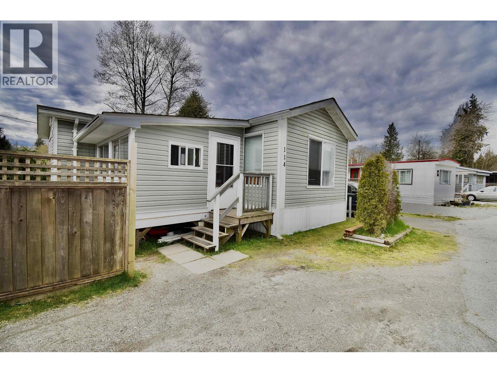 114 1413 Sunshine Coast Highway, Gibsons, British Columbia  V0N 1V5 - Photo 2 - R3152041