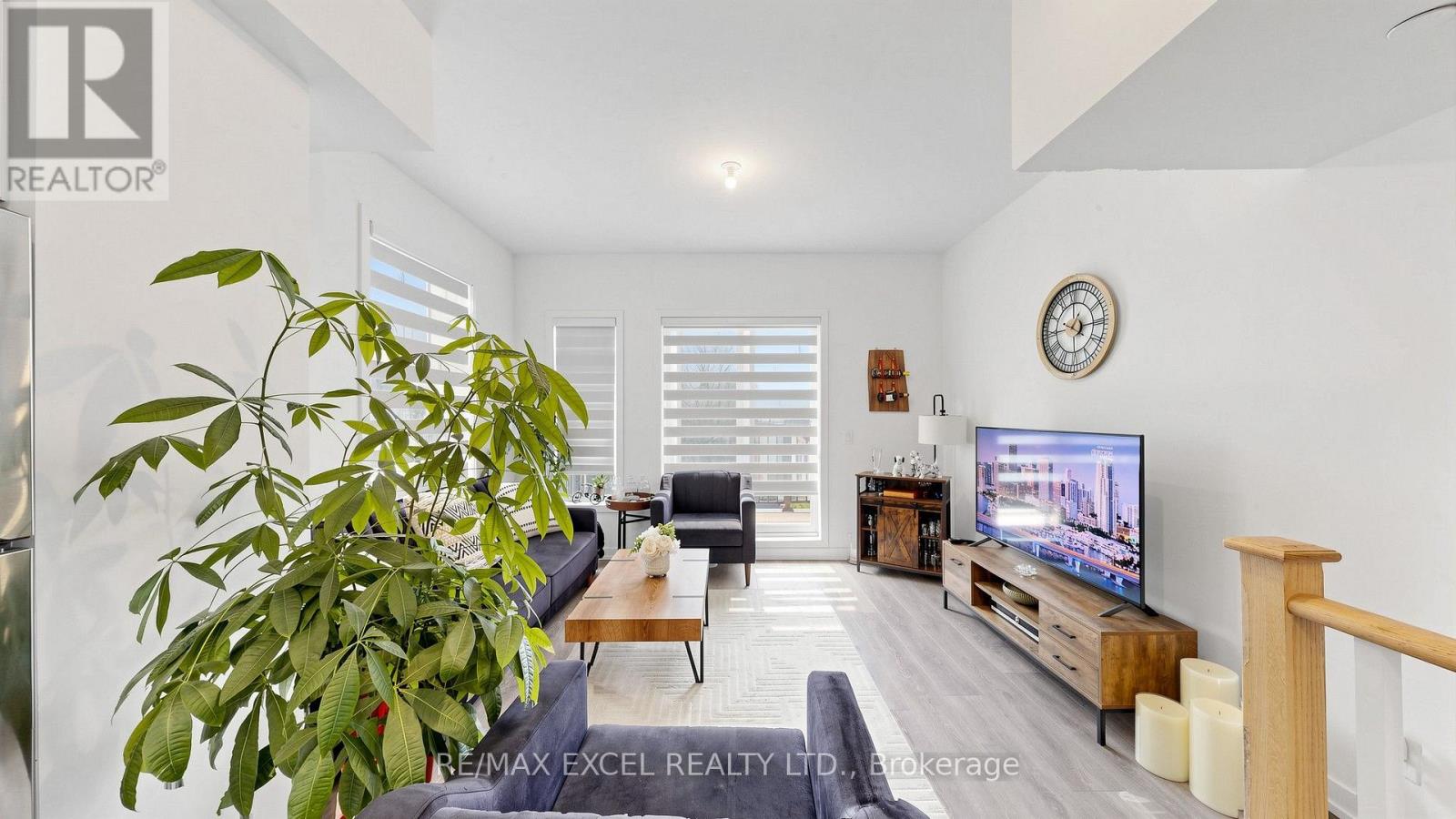 68a Tisdale Avenue, Toronto, Ontario  M4A 0A9 - Photo 3 - C13633402