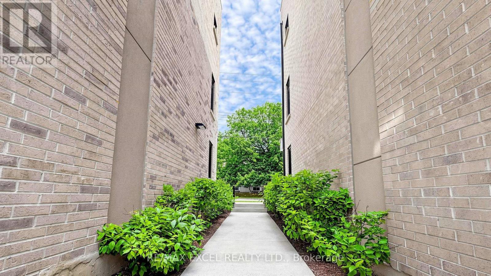 68a Tisdale Avenue, Toronto, Ontario  M4A 0A9 - Photo 44 - C13633402