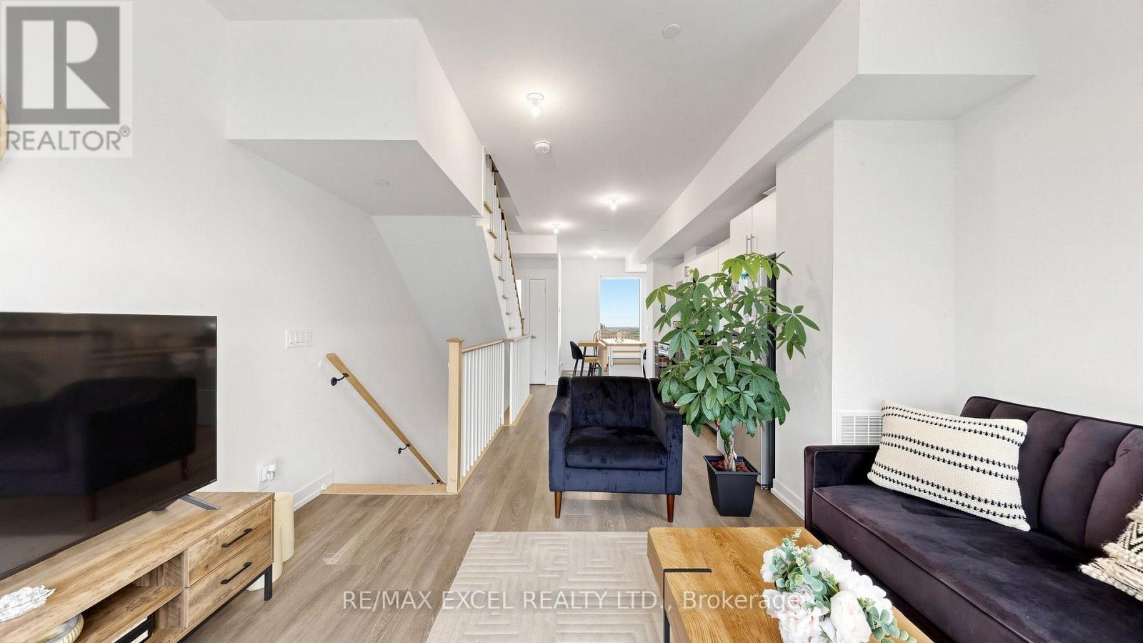 68a Tisdale Avenue, Toronto, Ontario  M4A 0A9 - Photo 7 - C13633402