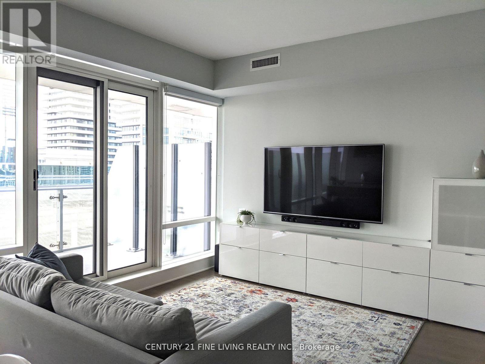 2002 - 1 Bloor Street E, Toronto, Ontario  M4W 0A8 - Photo 2 - C13633498