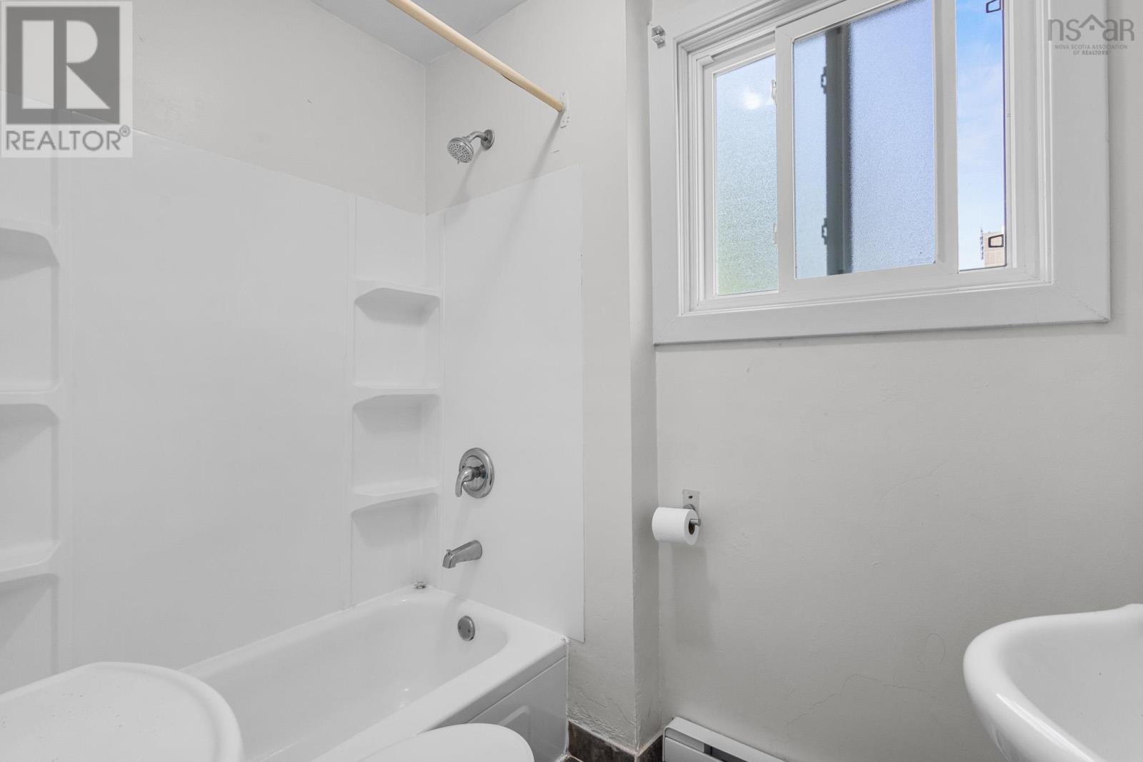6147 Pepperell Street, Halifax, Nova Scotia  B3H 2X6 - Photo 11 - 202619449