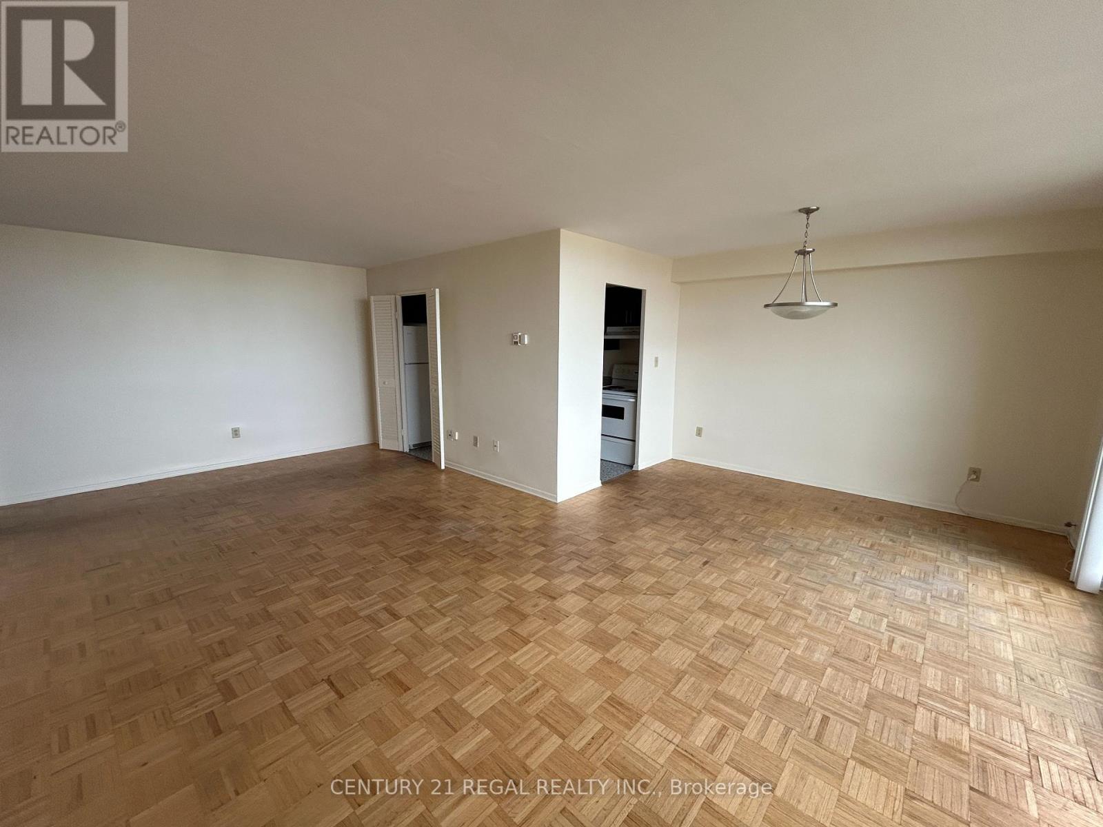 2908 - 5 Massey Square, Toronto, Ontario  M4C 5L6 - Photo 3 - E13633540
