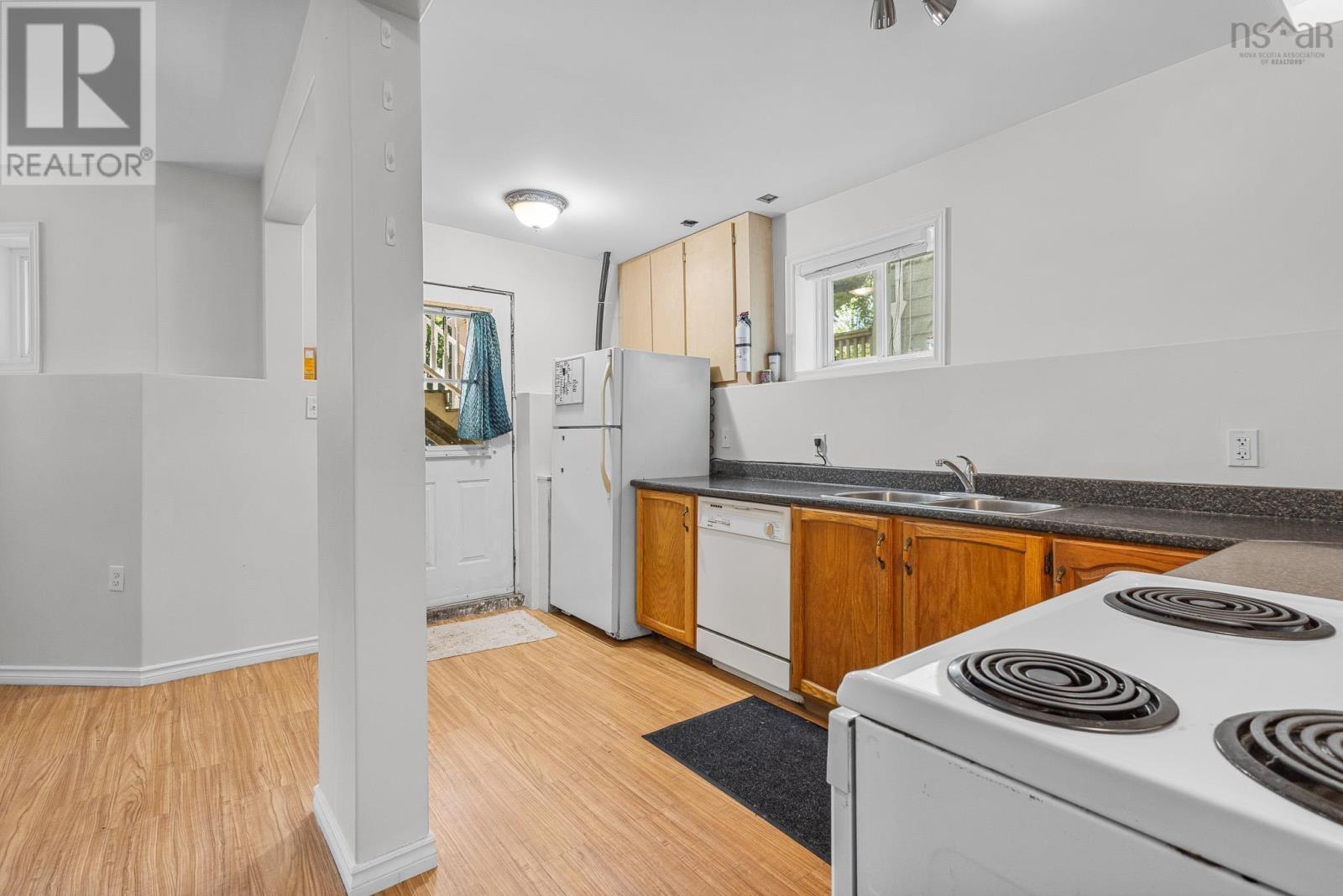 6147 Pepperell Street, Halifax, Nova Scotia  B3H 2X6 - Photo 38 - 202619449