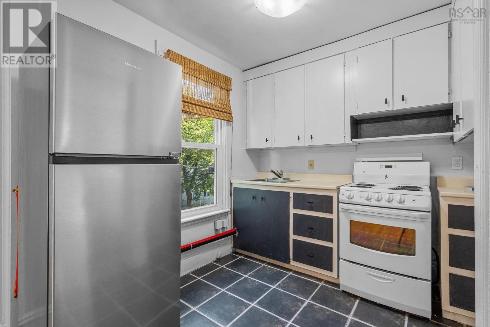 6147 Pepperell Street, Halifax, Nova Scotia  B3H 2X6 - Photo 6 - 202619449