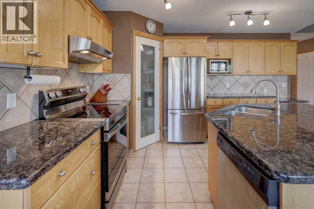 189 Citadel Crest Park NW, Calgary, Alberta  T3G 4N1 - Photo 6 - A2334369