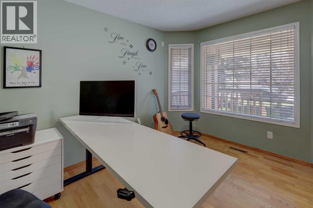 189 Citadel Crest Park NW, Calgary, Alberta  T3G 4N1 - Photo 2 - A2334369