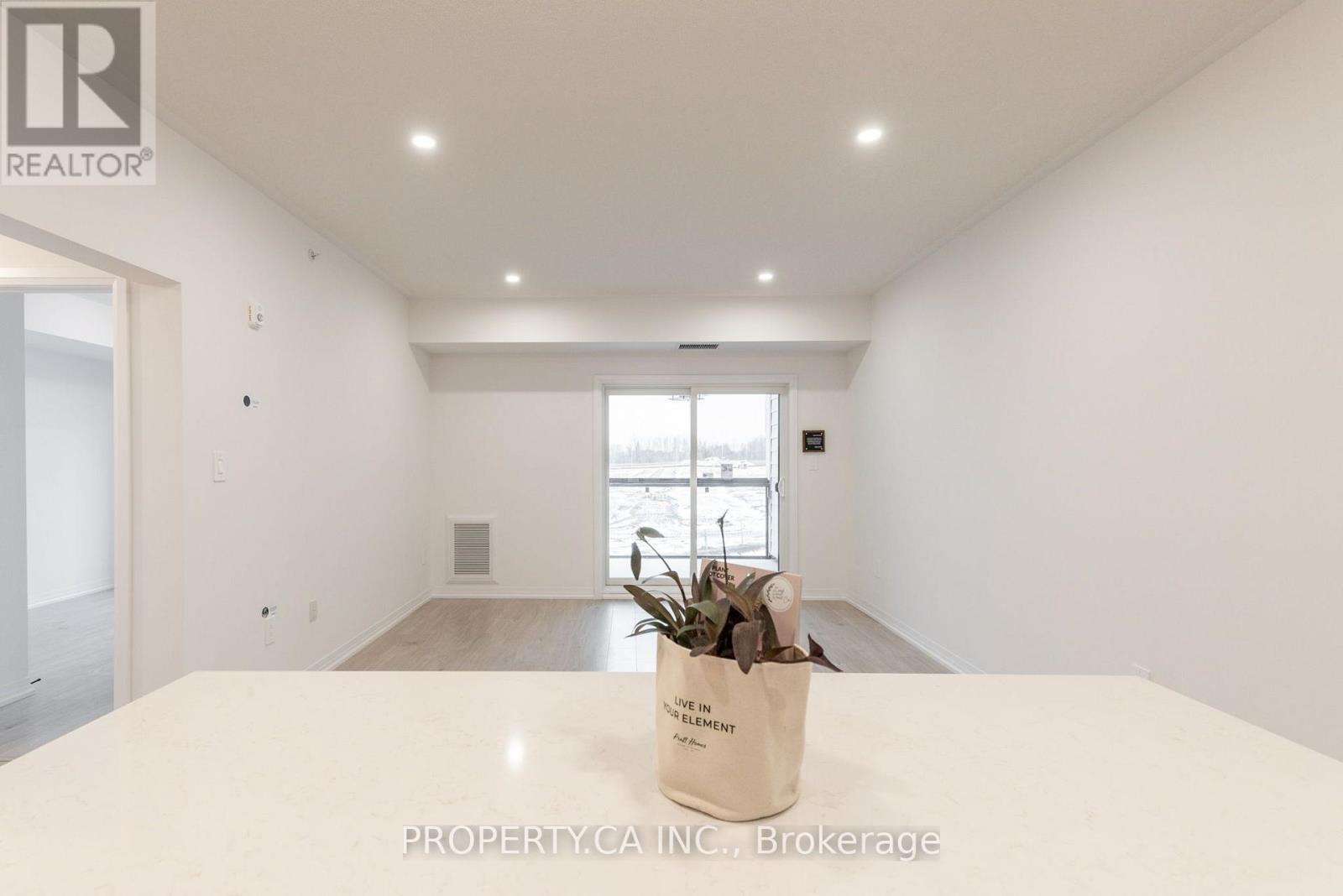 205 - 15 Kneeshaw Drive, Barrie, Ontario  L9J 0J8 - Photo 9 - S13633414