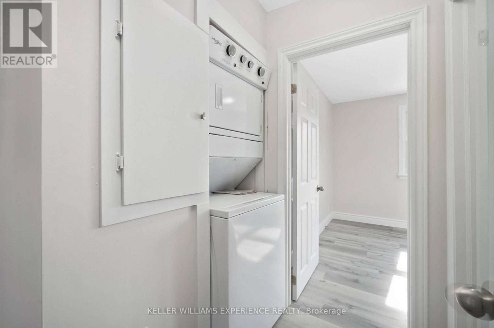 Upper - 52 Cundles Road E, Barrie (Cundles East), Ontario  L4M 2Z7 - Photo 12 - S13633440