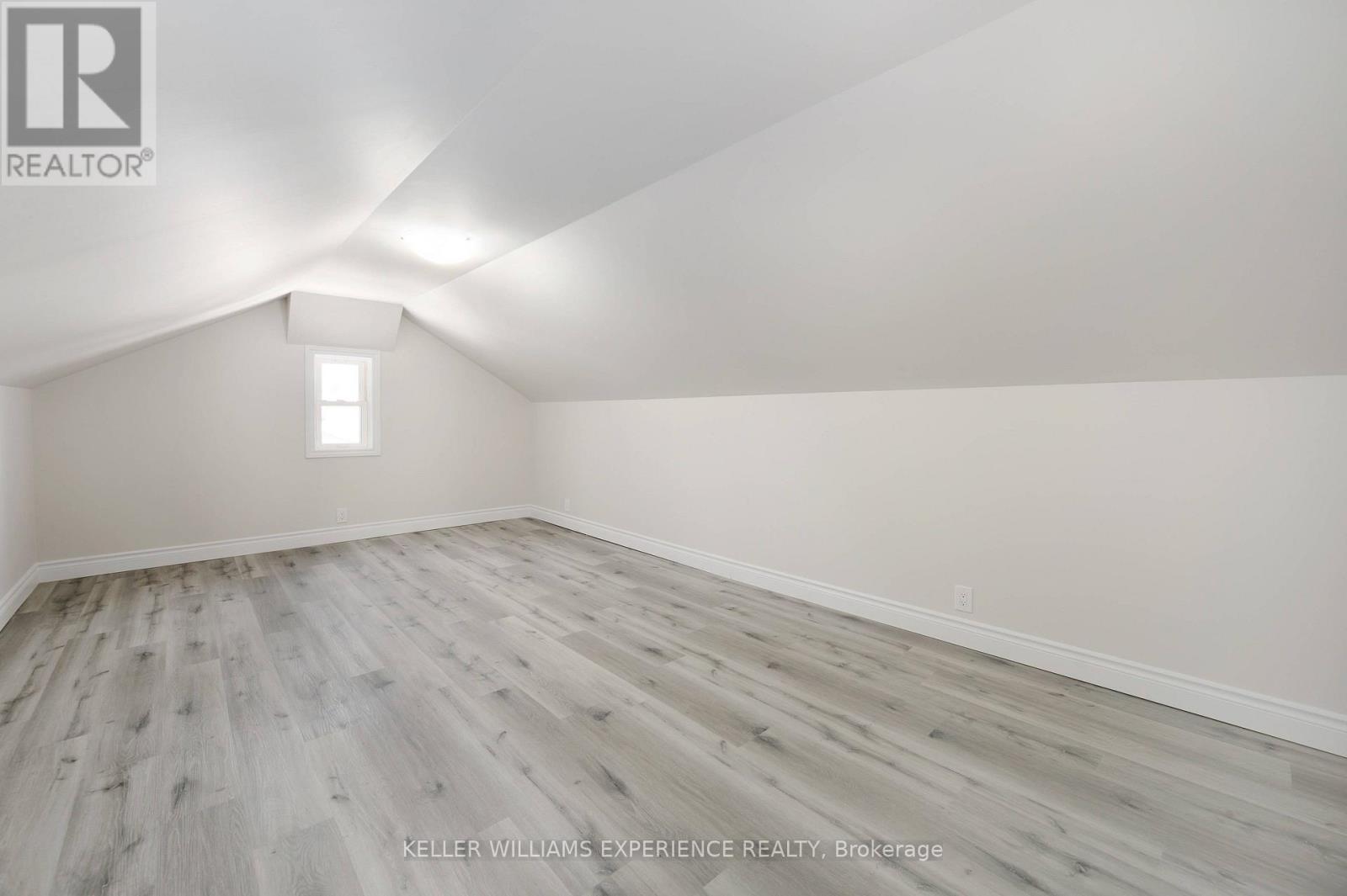 Upper - 52 Cundles Road E, Barrie (Cundles East), Ontario  L4M 2Z7 - Photo 14 - S13633440