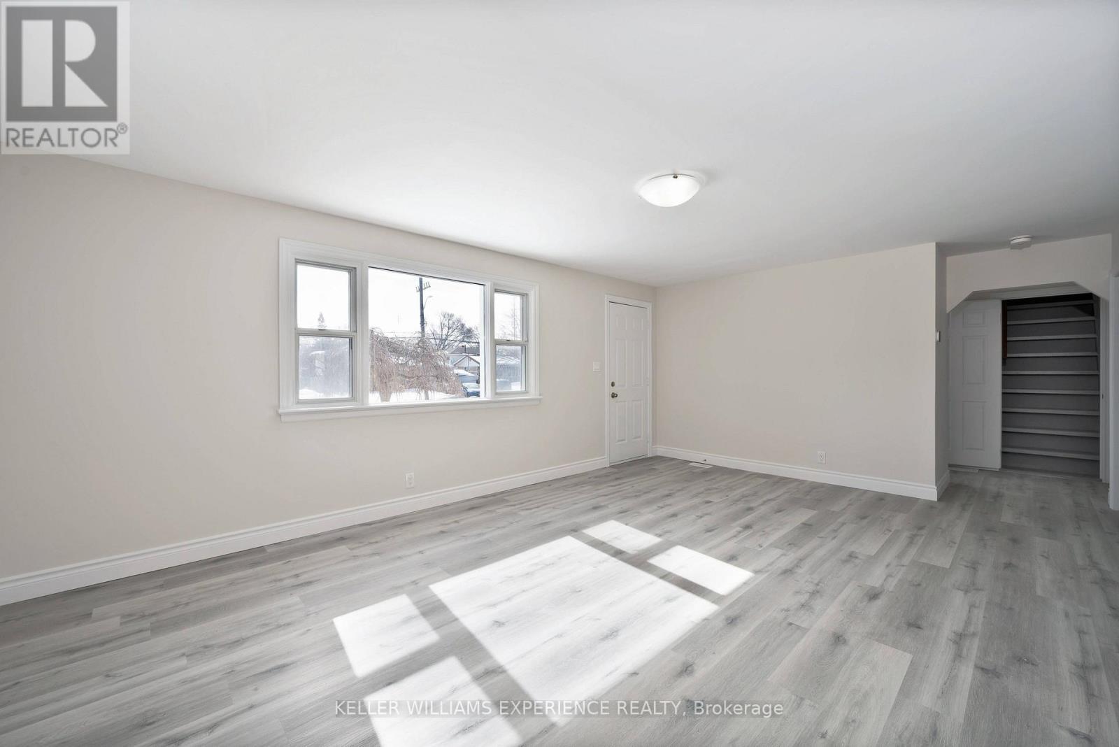 Upper - 52 Cundles Road E, Barrie (Cundles East), Ontario  L4M 2Z7 - Photo 6 - S13633440