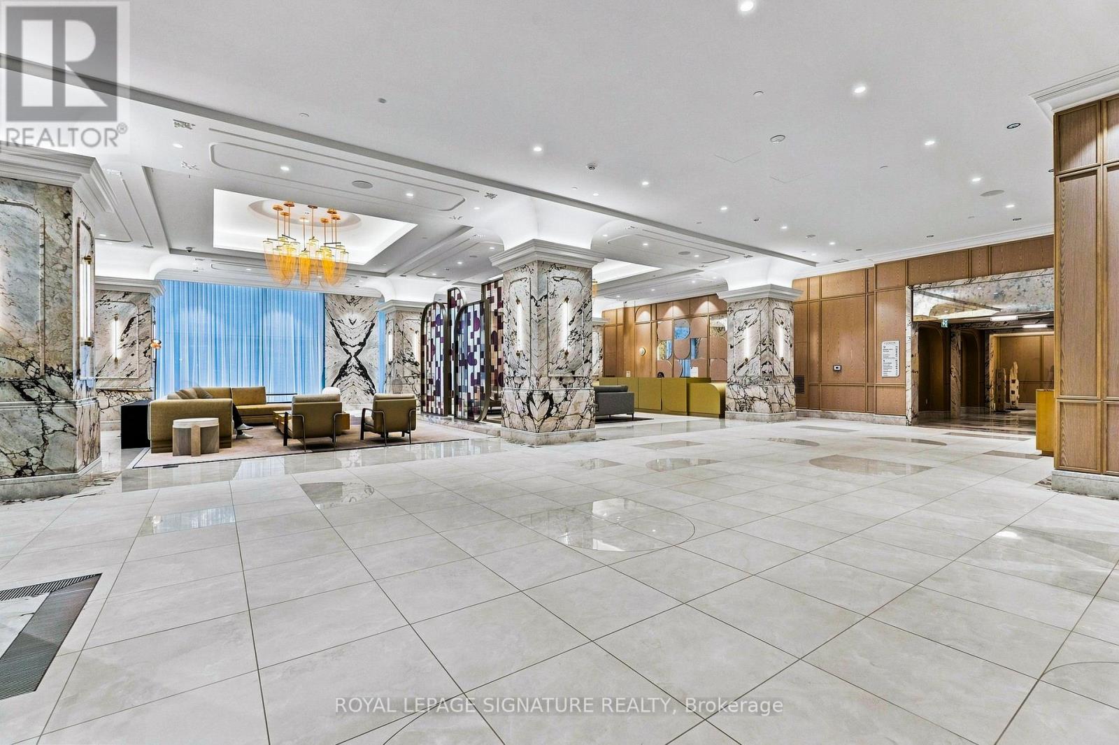 2709 - 10 Inn On The Park Drive, Toronto, Ontario M3C 0P9 - Photo 5 - C13633350