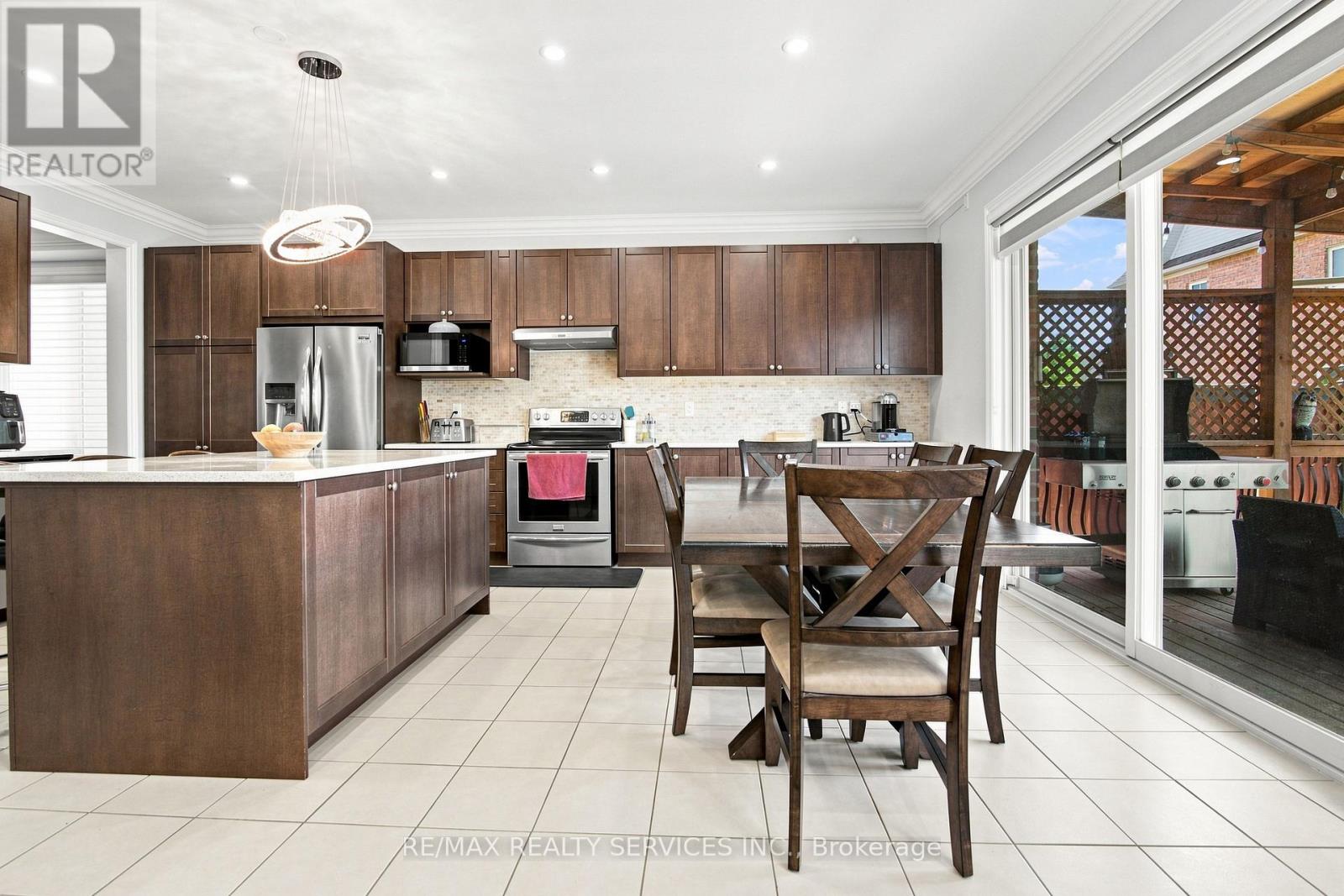 196 Bonnieglen Farm Boulevard, Caledon, Ontario  L7C 4C1 - Photo 11 - W13633354