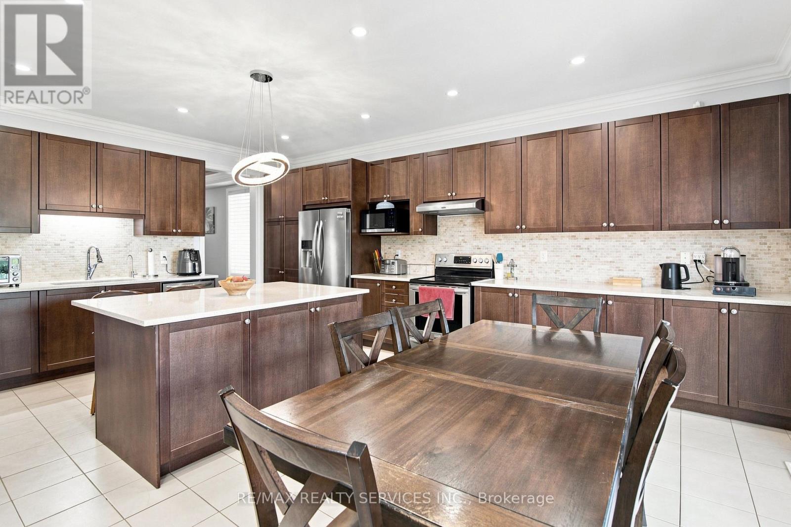 196 Bonnieglen Farm Boulevard, Caledon, Ontario  L7C 4C1 - Photo 19 - W13633354
