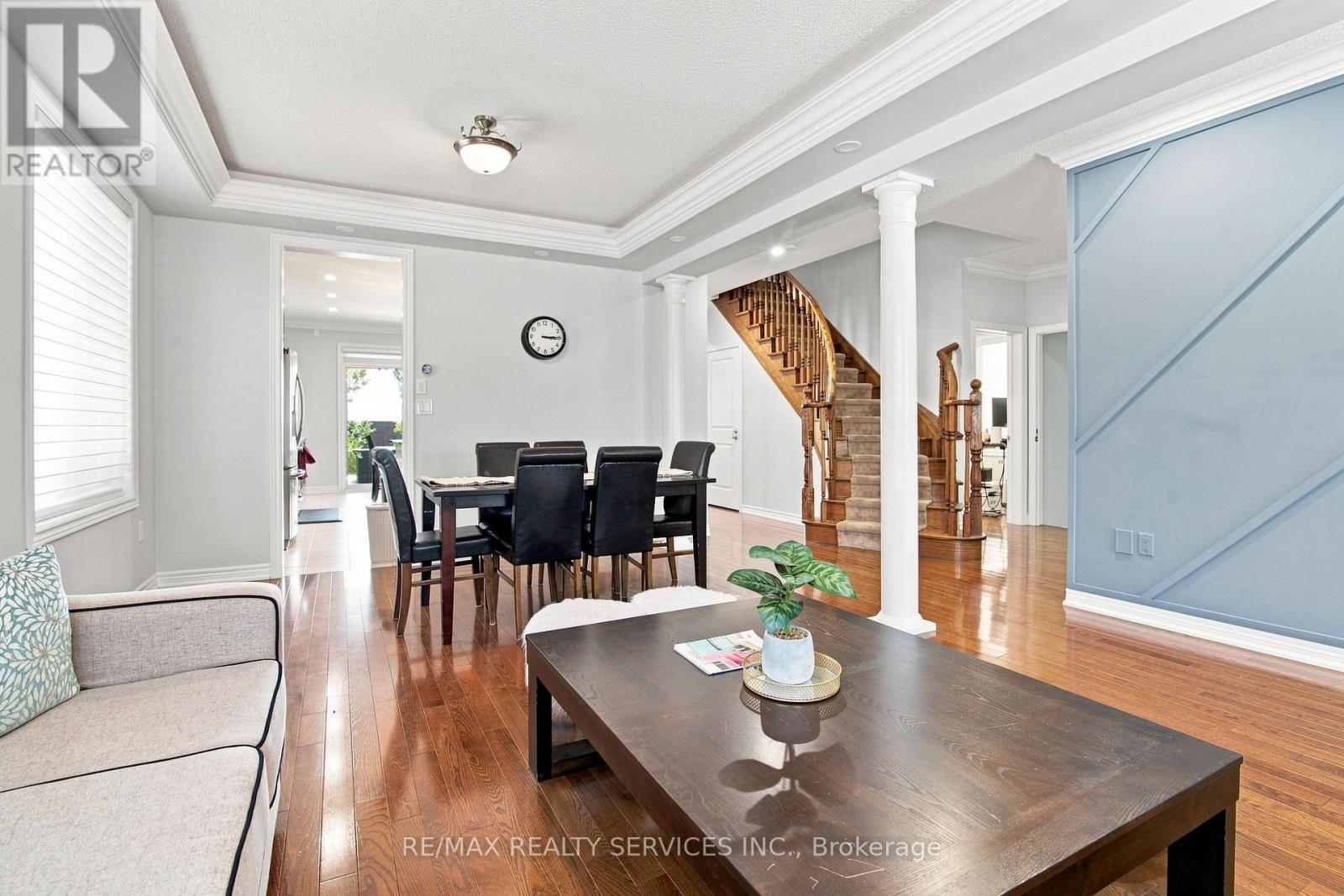 196 Bonnieglen Farm Boulevard, Caledon, Ontario  L7C 4C1 - Photo 6 - W13633354