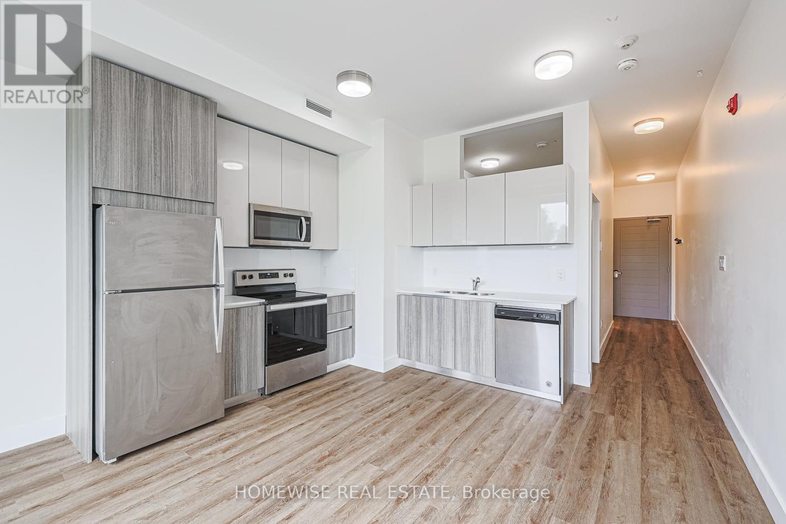 204 - 3020 DUNDAS STREET W, Toronto, Ontario