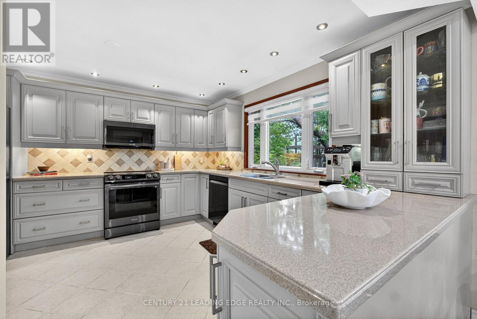 2300 Folkway Drive, Mississauga, Ontario  L5L 3B6 - Photo 14 - W13633428
