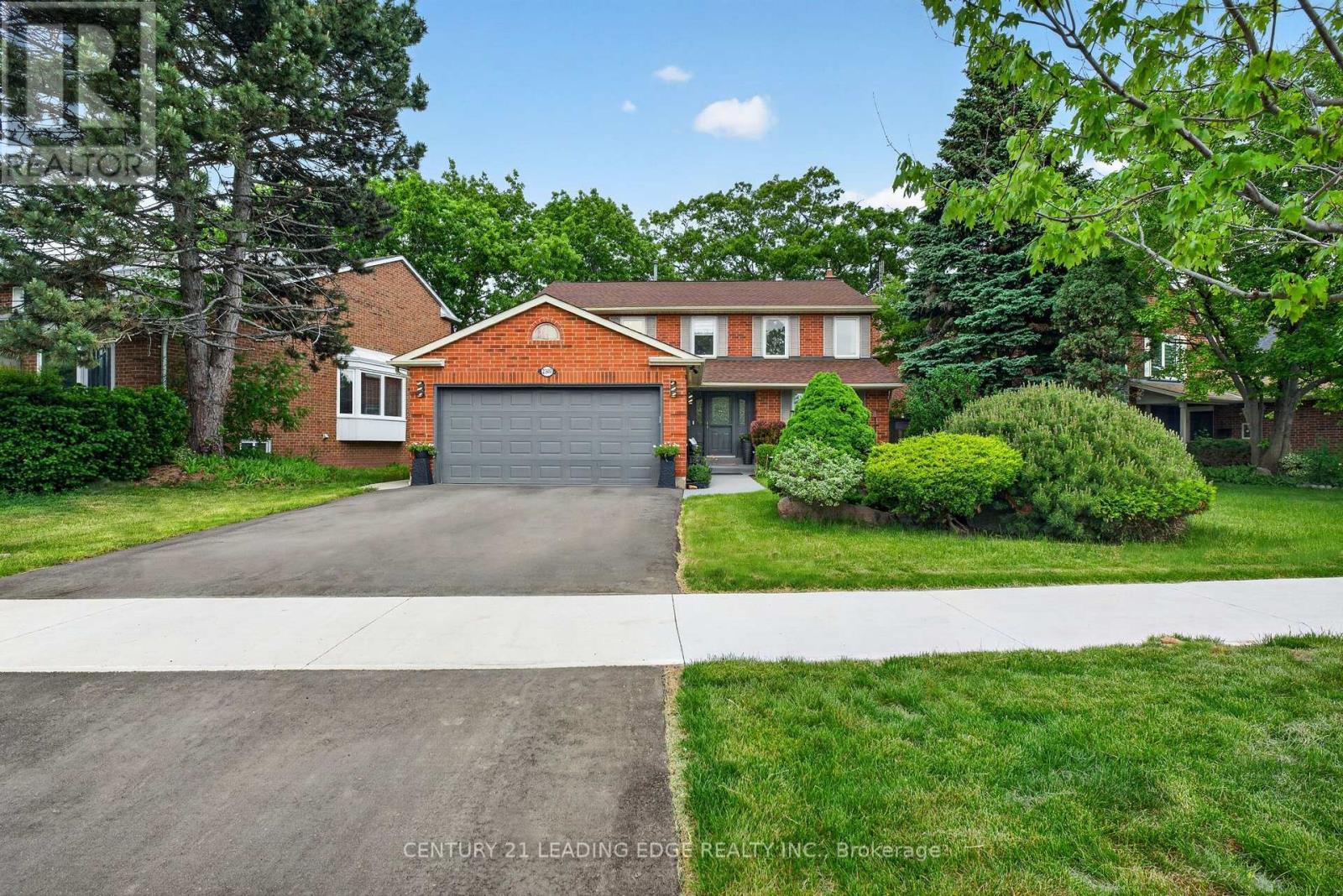 2300 Folkway Drive, Mississauga, Ontario  L5L 3B6 - Photo 2 - W13633428