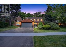2300 FOLKWAY DRIVE, Mississauga, Ontario