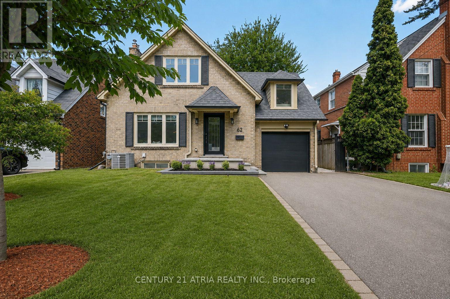 62 LYNNGROVE AVENUE, Toronto, Ontario