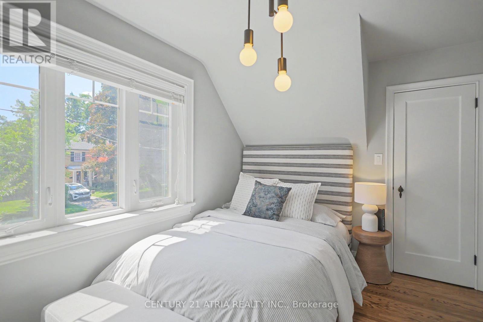 62 Lynngrove Avenue, Toronto, Ontario  M8X 1M9 - Photo 21 - W13633506