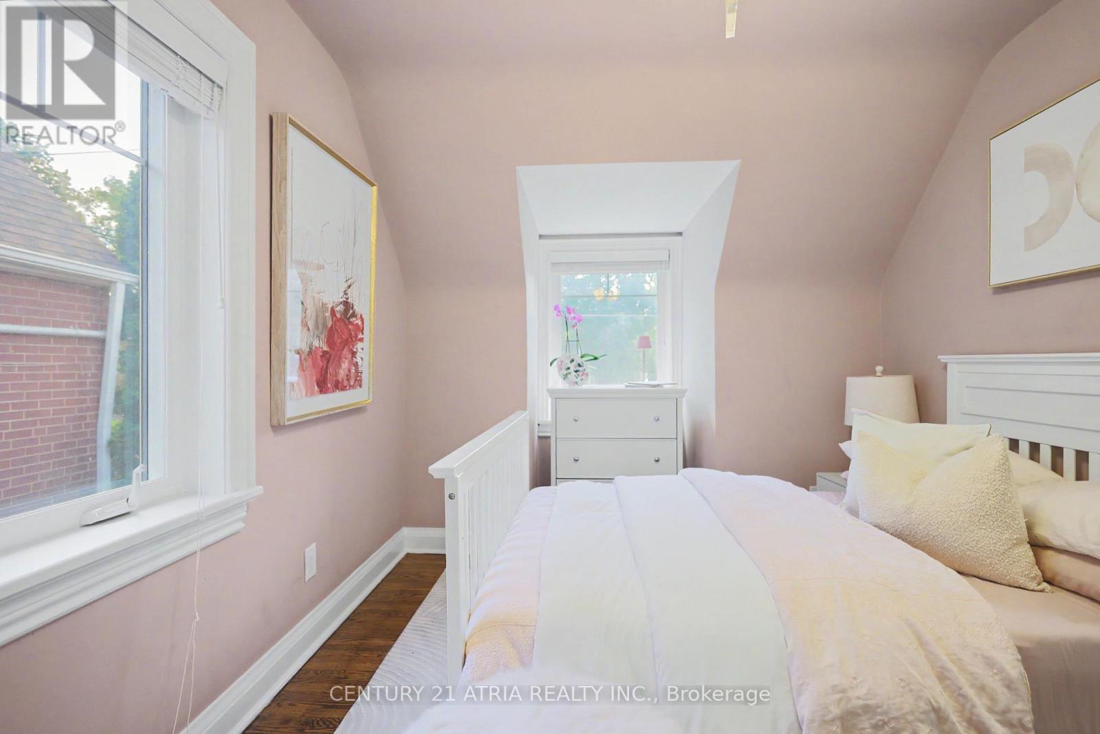 62 Lynngrove Avenue, Toronto, Ontario  M8X 1M9 - Photo 23 - W13633506