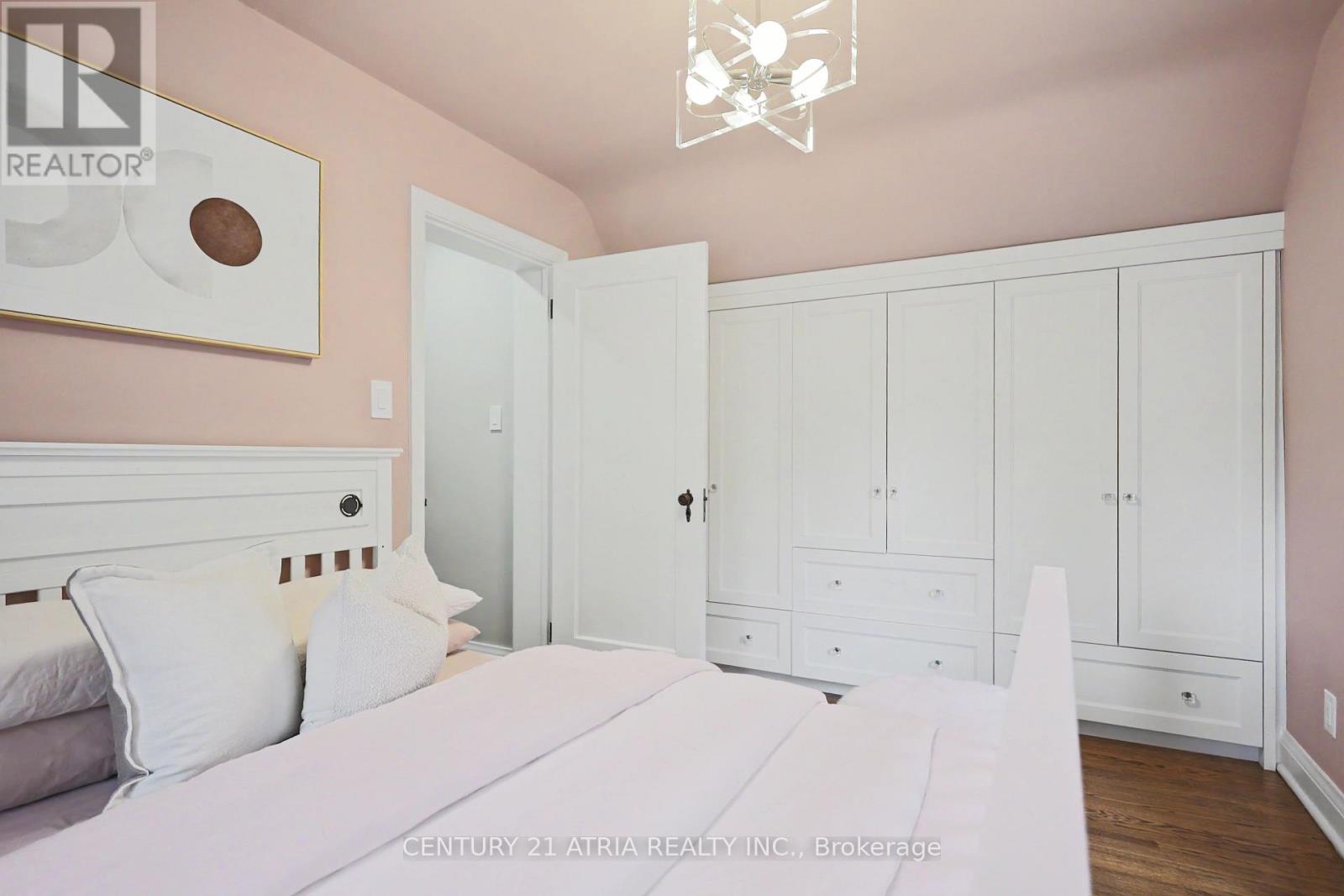 62 Lynngrove Avenue, Toronto, Ontario  M8X 1M9 - Photo 24 - W13633506