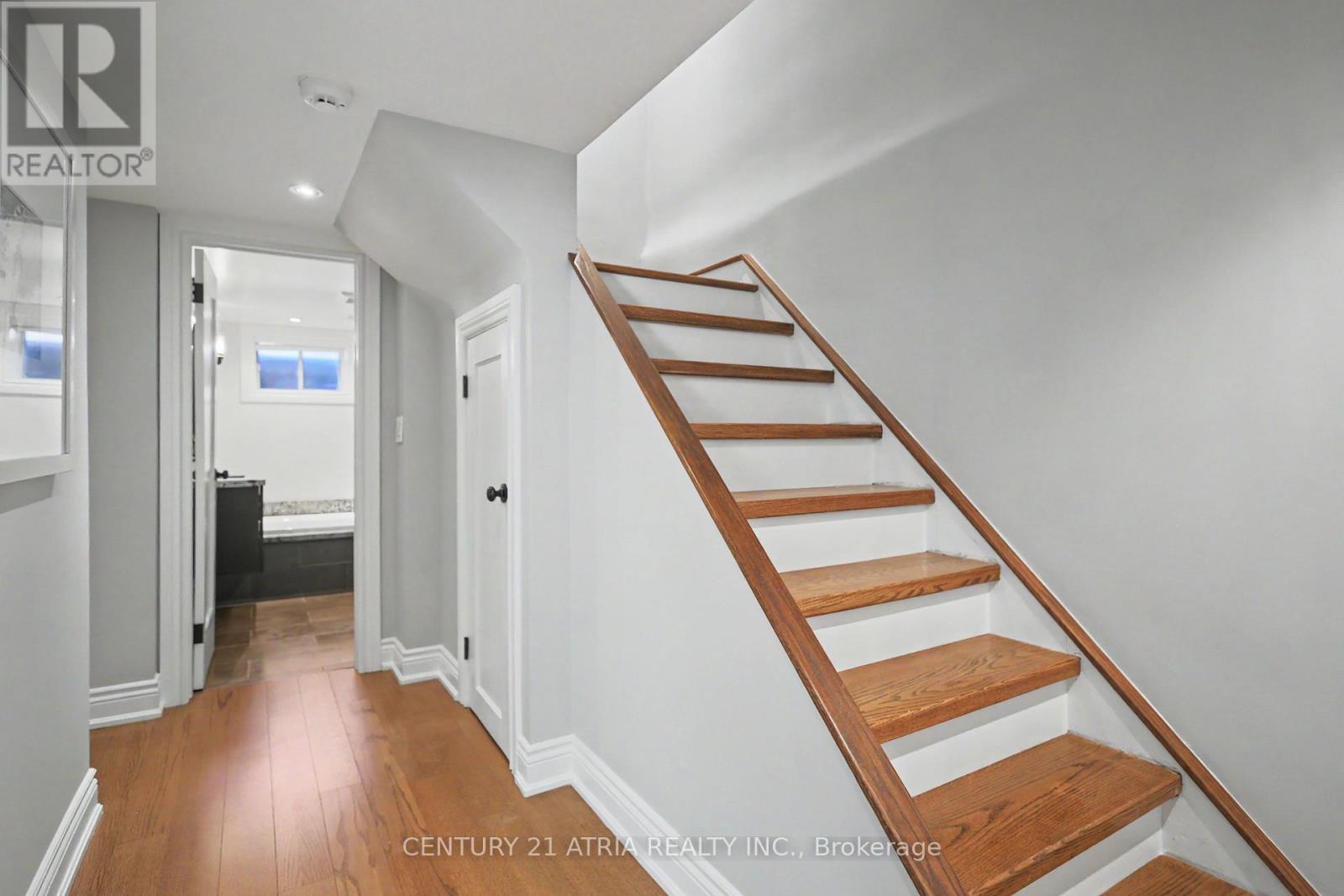 62 Lynngrove Avenue, Toronto, Ontario  M8X 1M9 - Photo 26 - W13633506