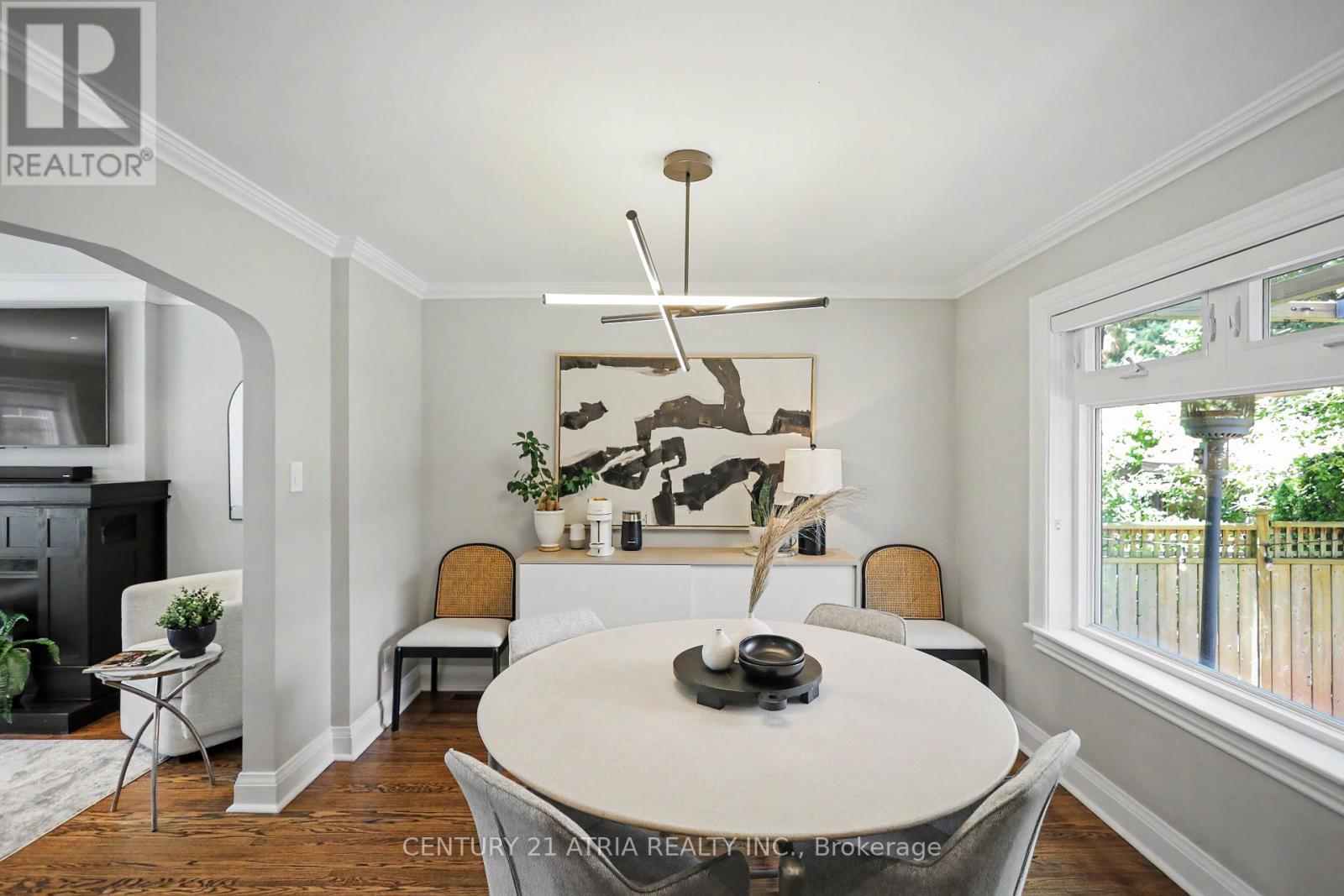 62 Lynngrove Avenue, Toronto, Ontario  M8X 1M9 - Photo 8 - W13633506