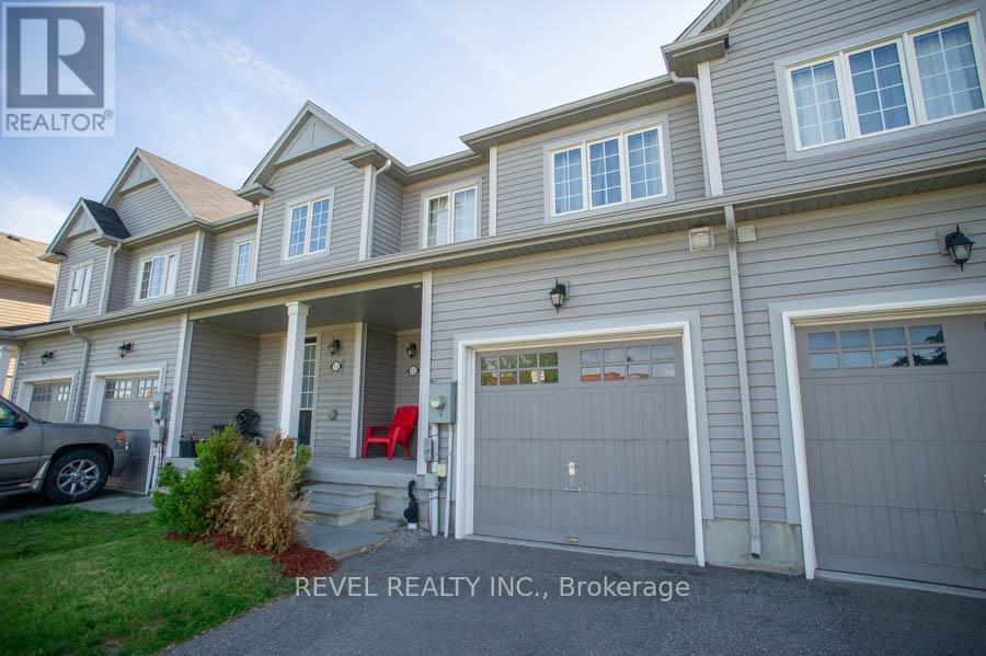 153 English Lane, Brantford, Ontario  N3T 0J3 - Photo 2 - X13633478