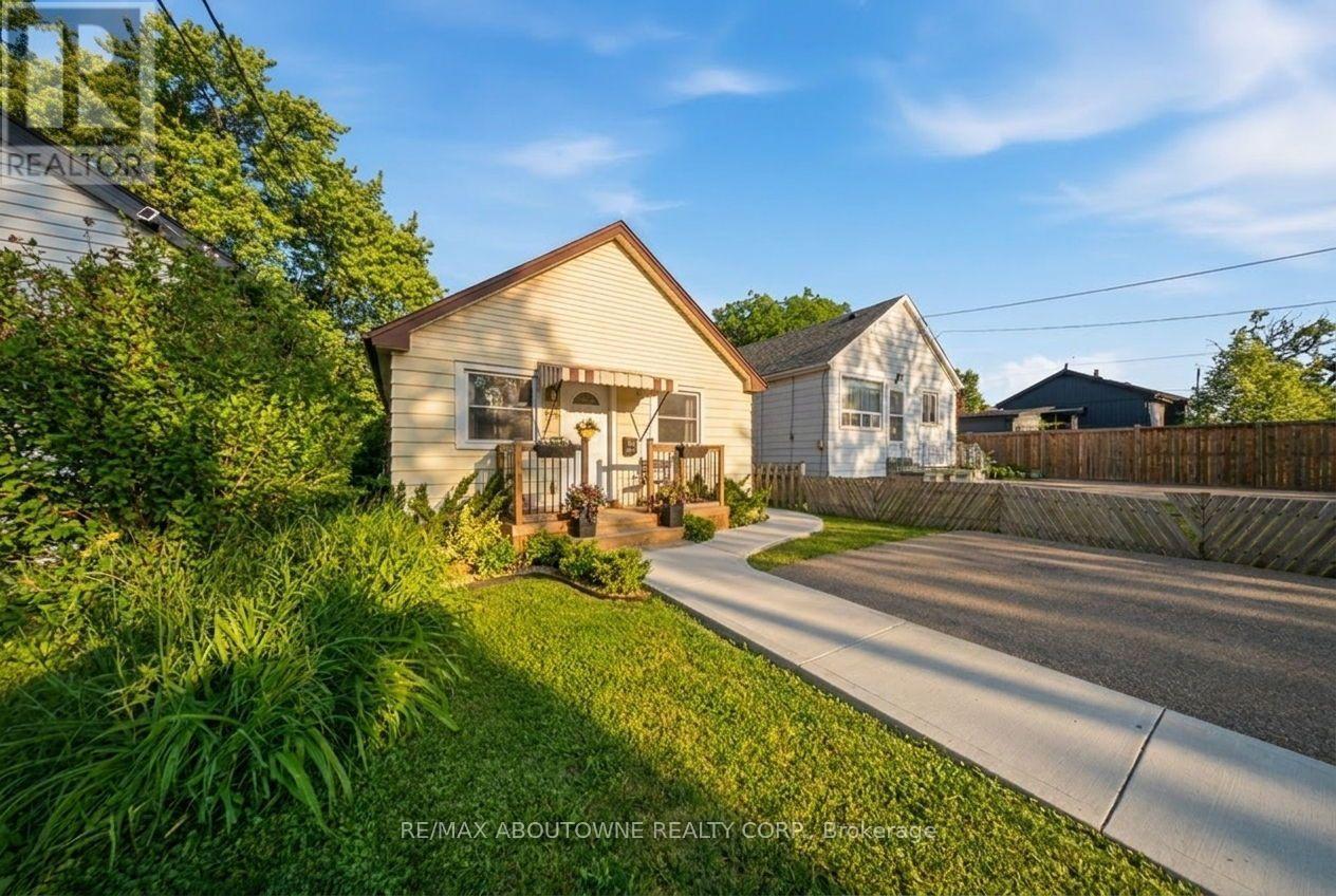 435 Waverly Street, Hamilton, Ontario  L8H 6R5 - Photo 3 - X13633538