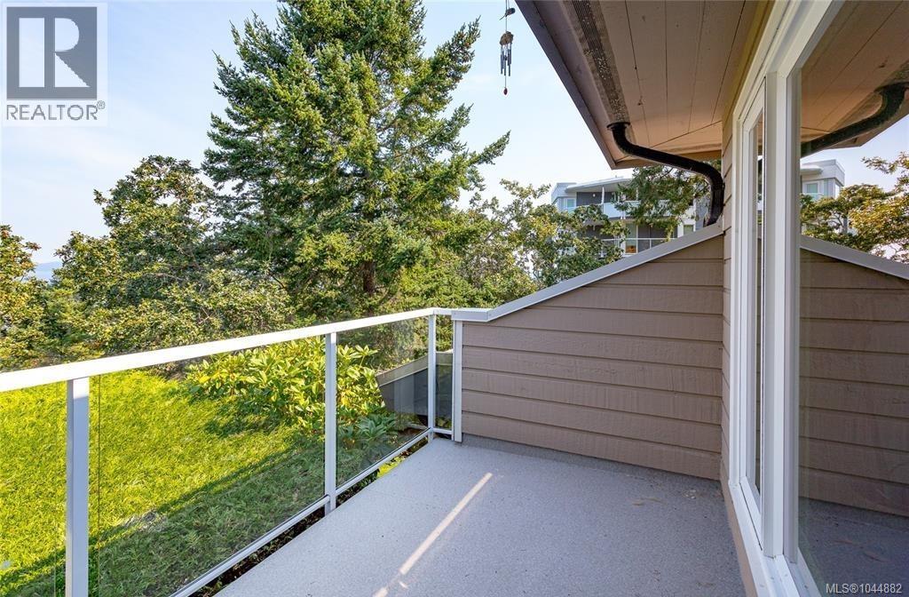 109 2829 Arbutus Rd, Saanich, British Columbia  V8N 5X5 - Photo 29 - 1044882