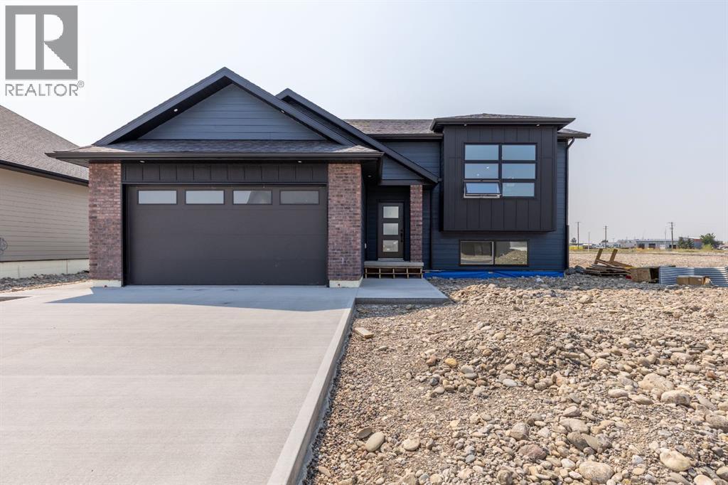 902 Willow Lane, Fort Macleod, Alberta