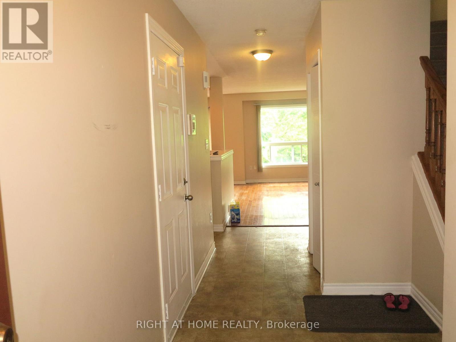 692 Oakcrossing Road, London North, Ontario  N6H 5V9 - Photo 2 - X13633788