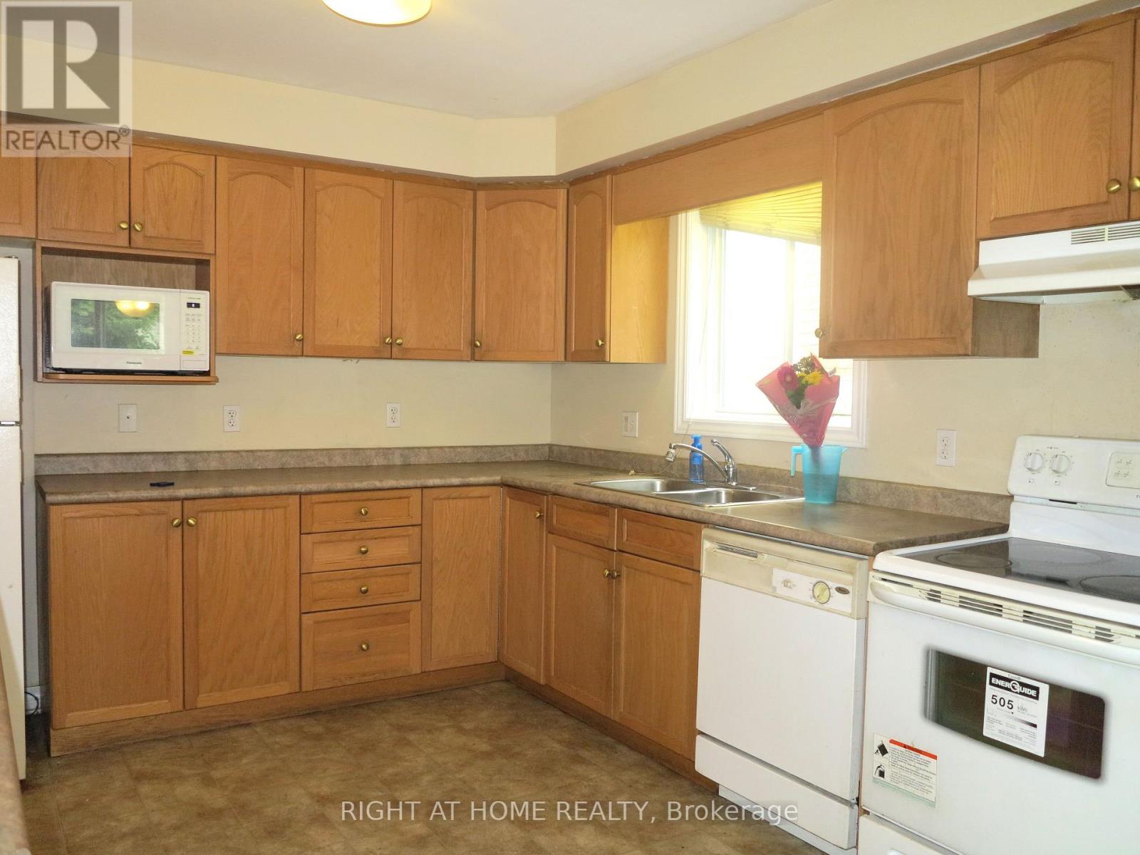 692 Oakcrossing Road, London North, Ontario  N6H 5V9 - Photo 6 - X13633788