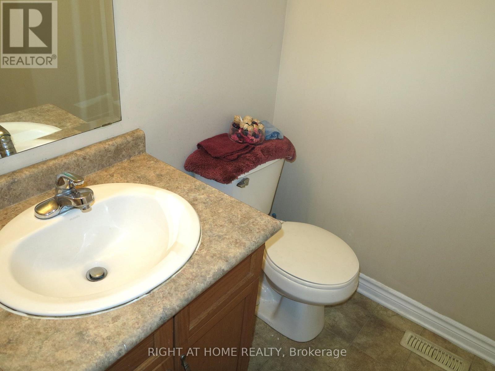 692 Oakcrossing Road, London North, Ontario  N6H 5V9 - Photo 9 - X13633788