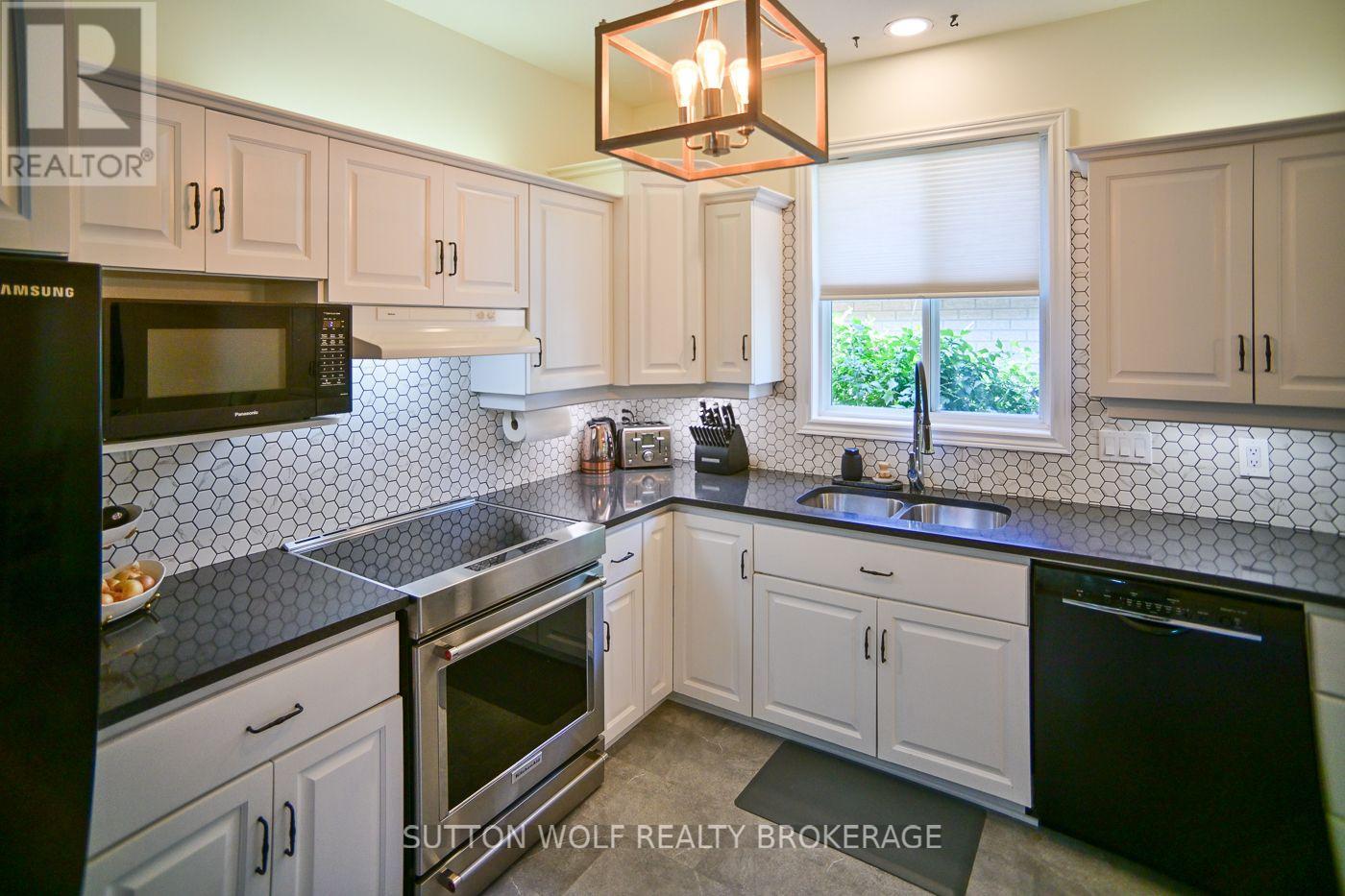 95 Middlesex Drive, Strathroy-Caradoc, Ontario  N7G 4G5 - Photo 15 - X13633846