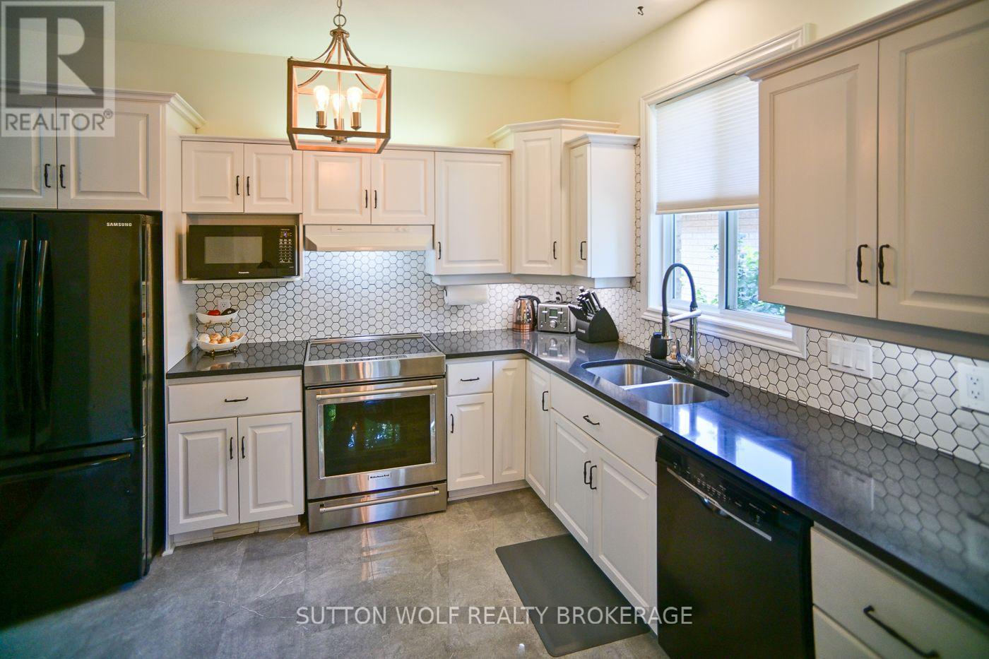 95 Middlesex Drive, Strathroy-Caradoc, Ontario  N7G 4G5 - Photo 17 - X13633846