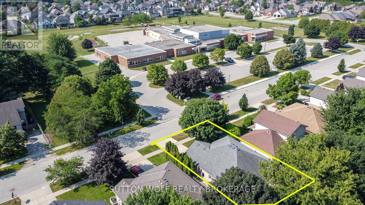 95 Middlesex Drive, Strathroy-Caradoc, Ontario  N7G 4G5 - Photo 46 - X13633846