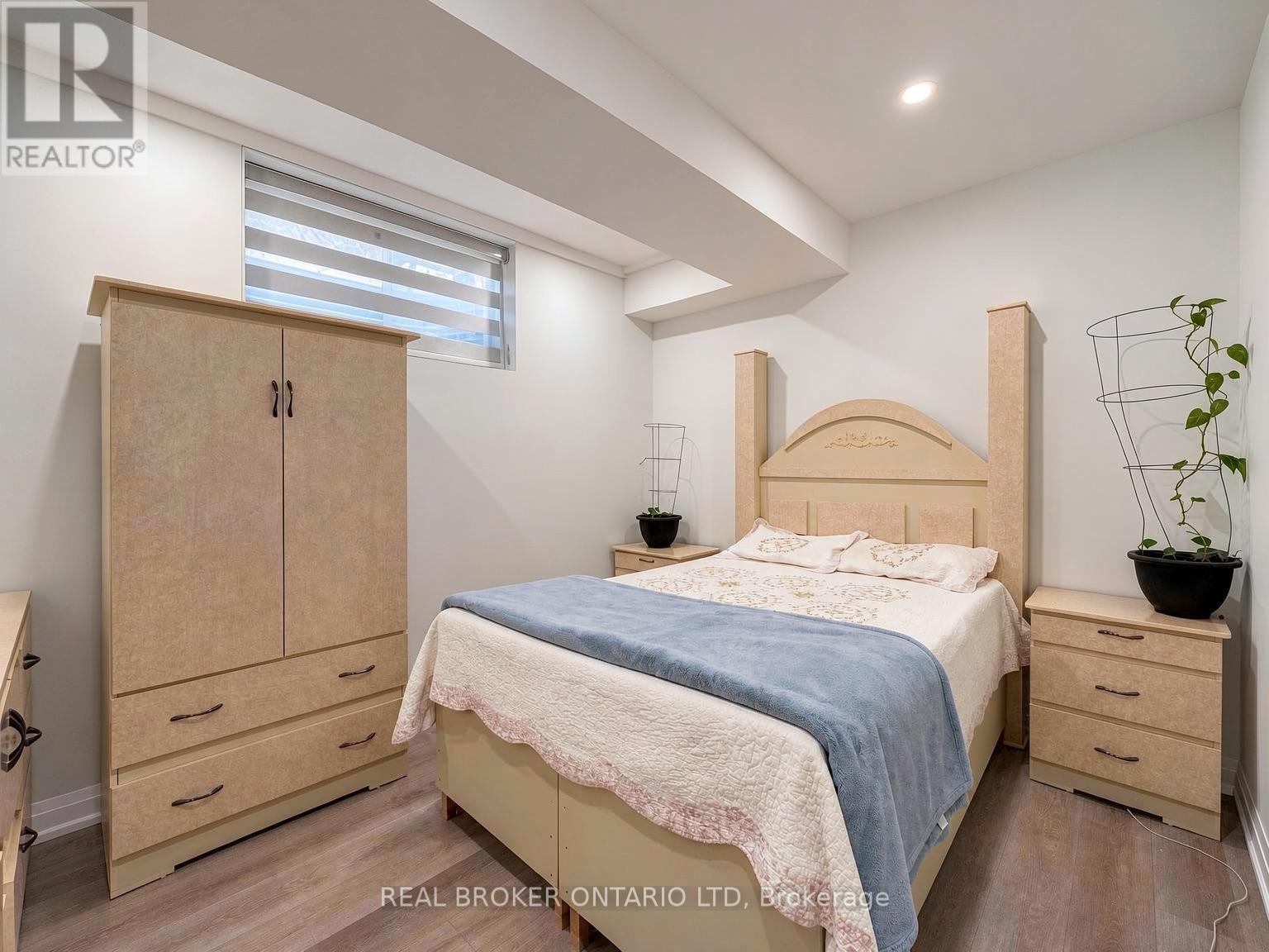 1934 Jim Hebb Way, London North, Ontario  N6G 0S8 - Photo 32 - X13633924