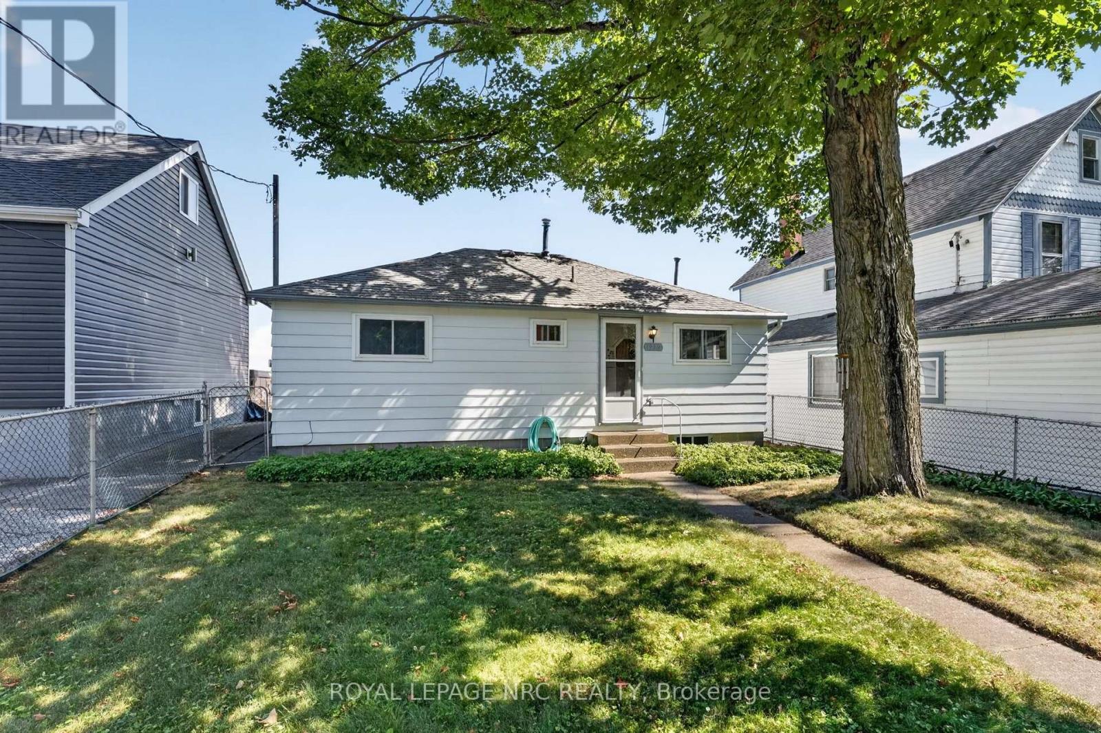 3779 Crystal Beach Drive, Fort Erie, Ontario  L0S 1B0 - Photo 3 - X13633664
