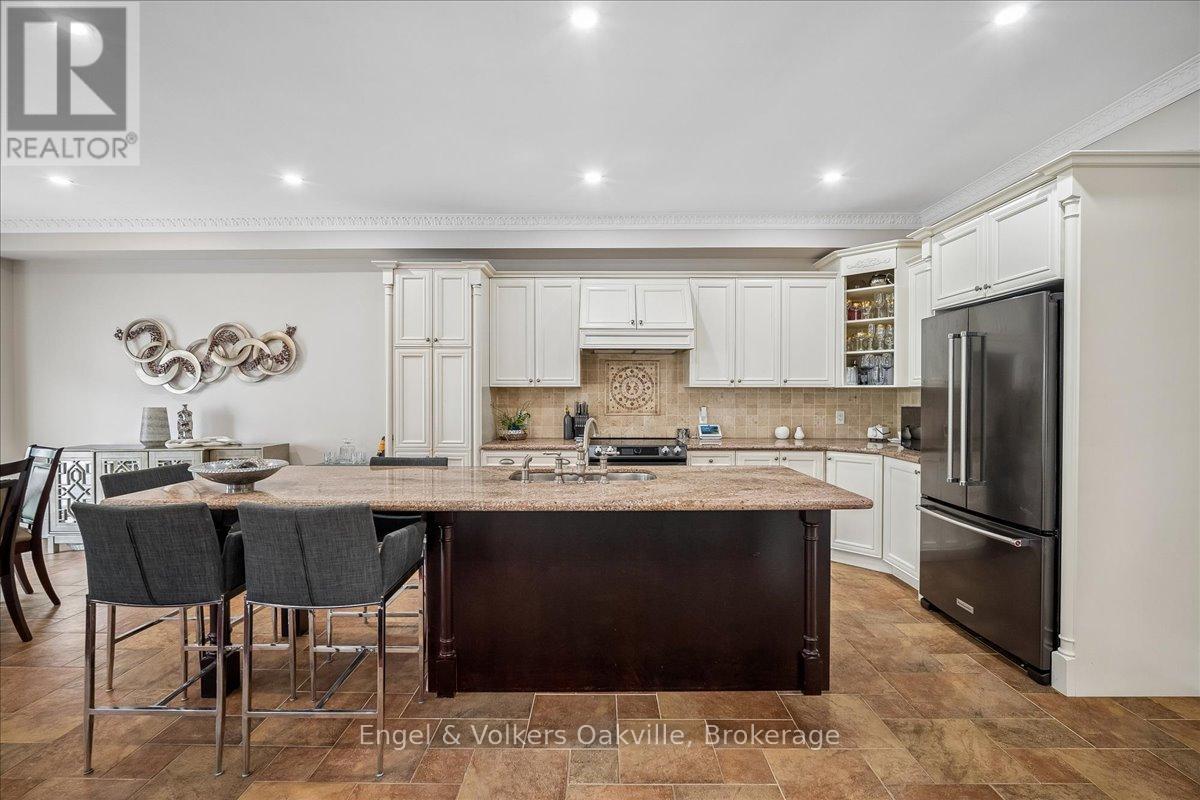 5113 Celebration Drive, Mississauga, Ontario  L5M 8B3 - Photo 2 - W13633754
