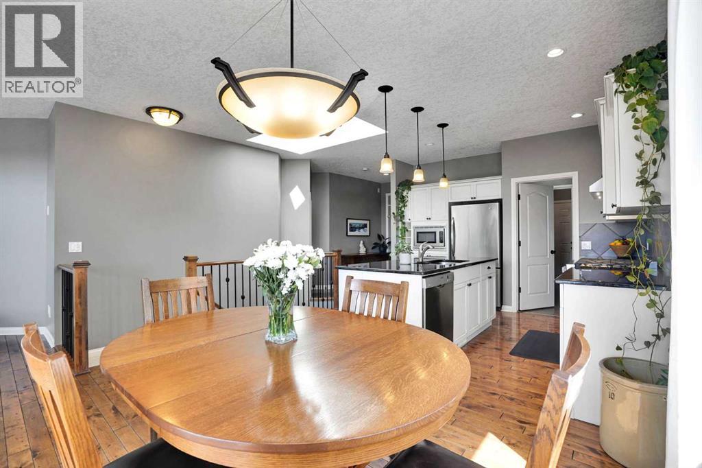 92 Sunset Circle, Cochrane, Alberta  T4C 0C4 - Photo 14 - A2332906