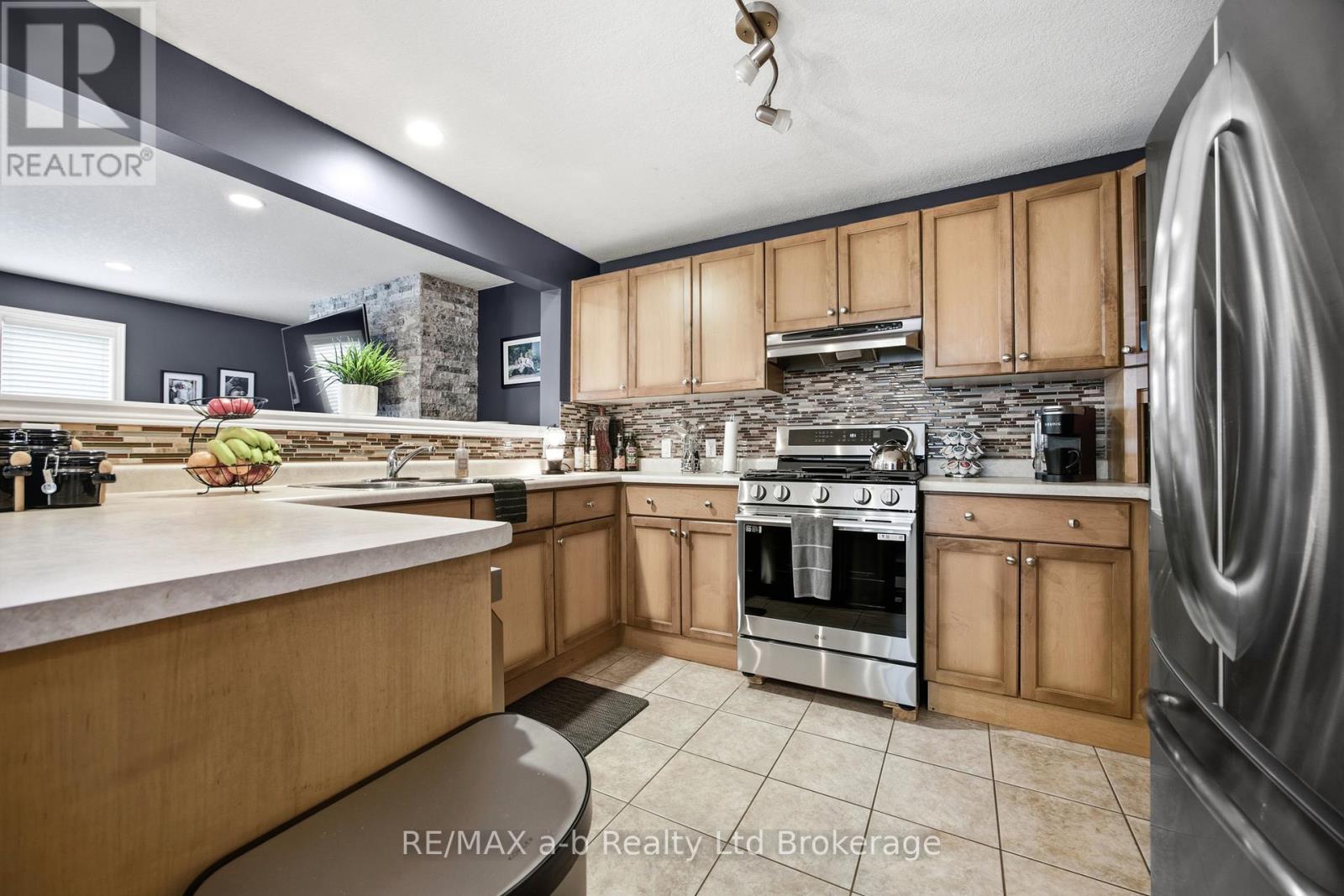 507 Hummingbird Crescent, Woodstock, Ontario  N4T 1V9 - Photo 10 - X13633832