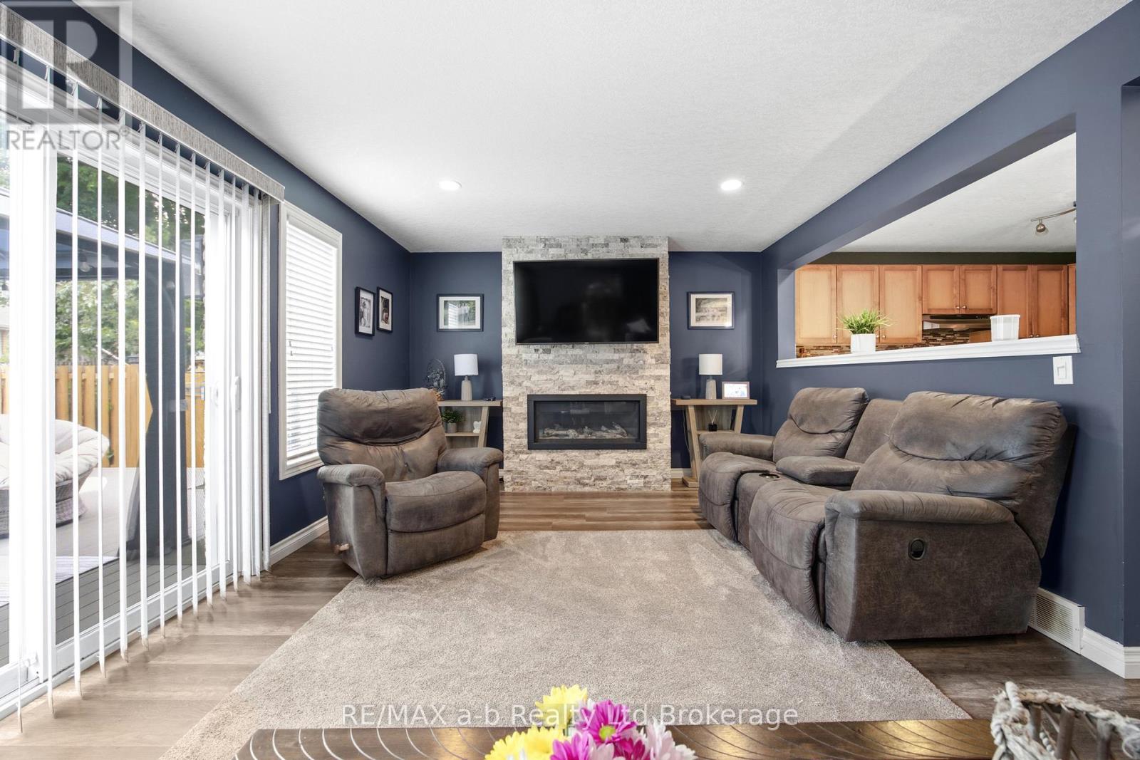 507 Hummingbird Crescent, Woodstock, Ontario  N4T 1V9 - Photo 6 - X13633832