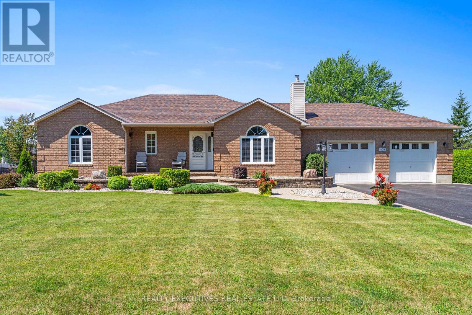 434 Queen Street, North Dundas, Ontario  K0C 2K0 - Photo 1 - X13633708