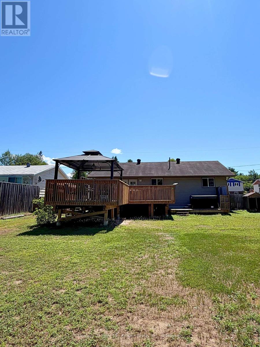 940 Lily Street, Mattawa, Ontario  P0H 1V0 - Photo 3 - X13633626