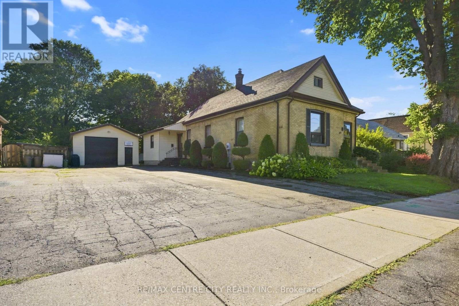 64 Linwood Street, London East, Ontario  N5Y 1W2 - Photo 1 - X13633860