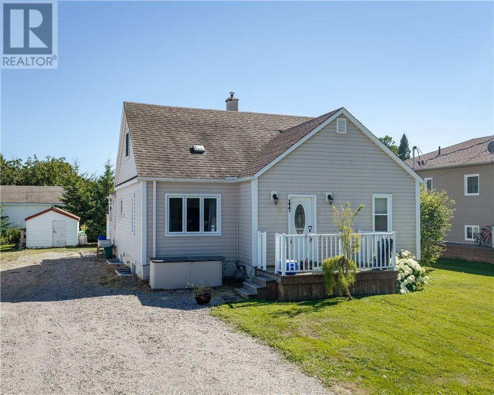 177 St Agnes Street, Sudbury, Ontario  P0M 1B0 - Photo 1 - 2129576