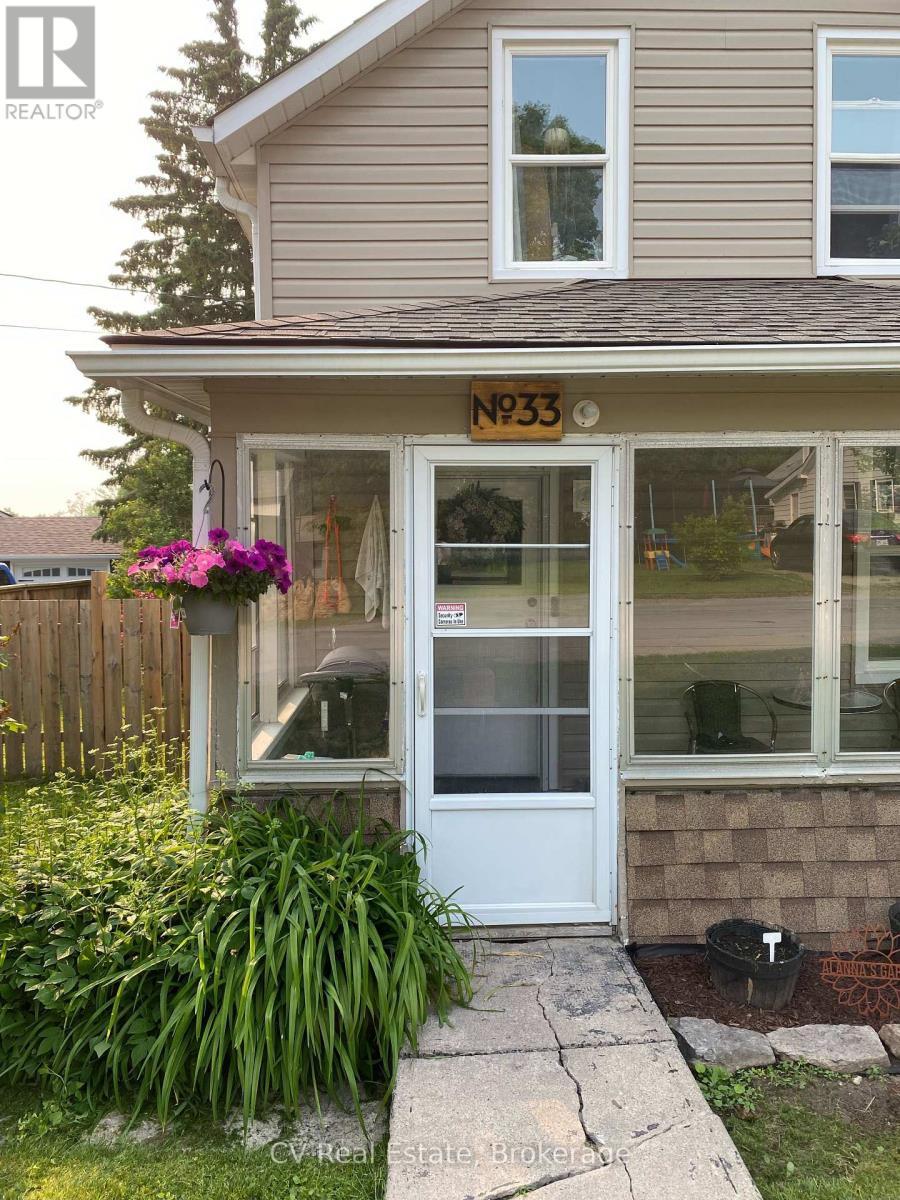 33 John Street, Kawartha Lakes, Ontario  K0M 1N0 - Photo 2 - X13633760